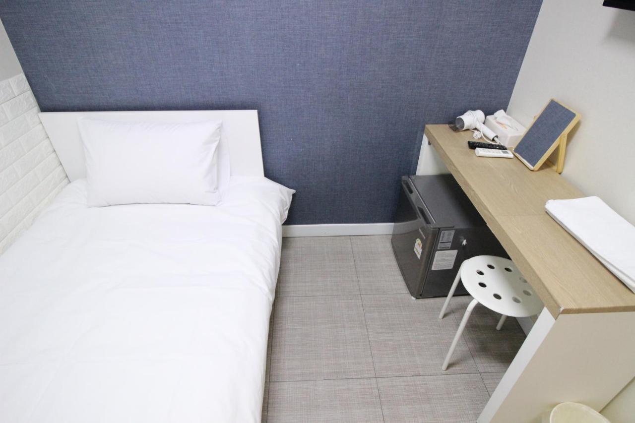 Hostel In Blue