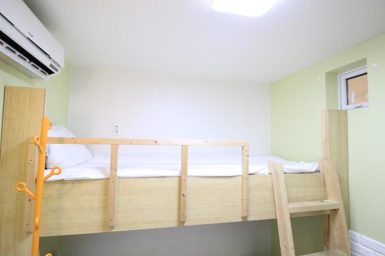 Hostel In Blue *