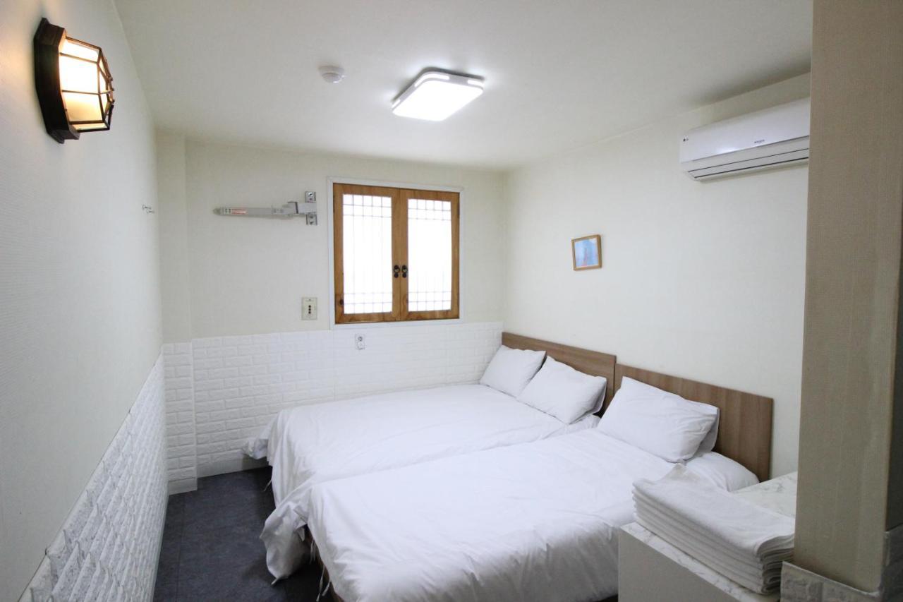 Hostel In Blue Seoul